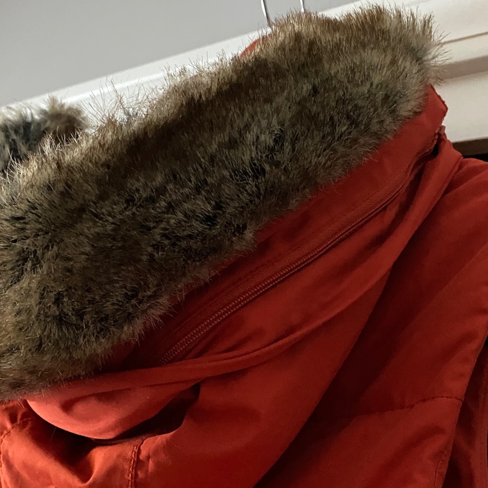 Athleta burnt orange down puffer hooded vest medium - Picture 5 of 8